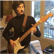 Etudiant en guitare je peux donner des cours d’initiation à la guitare